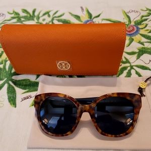 Tory Burch Sunnies